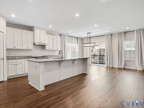 4th image of 8601 Forge Gate Ln