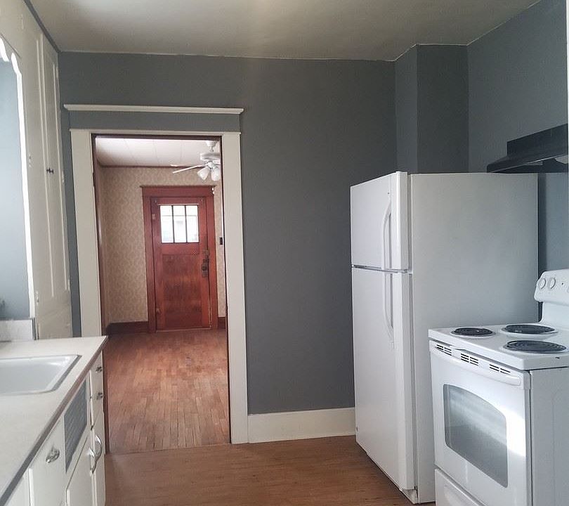 2nd image of 2212 SW Kensington Ct