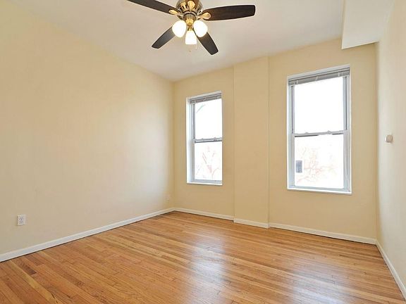 5th image of 2827 N Central Park Ave #3R