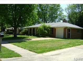 10034 Barberton Dr, Saint Louis, MO 63126