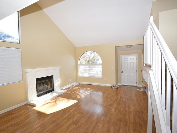 2nd image of 819 Pulteney Pl