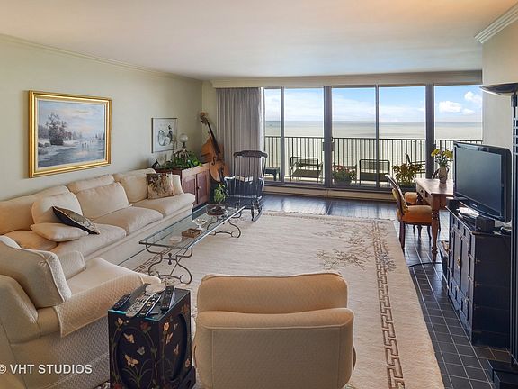 3rd image of 1212 N Lake Shore Dr APT 32CS