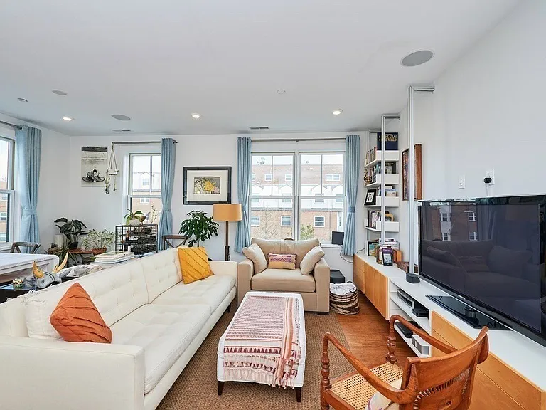 290 Highland Ave #3A — Photo 3