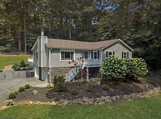 428 Charlestown Rd, Hampton, NJ 08827