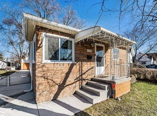 27868 Brinker St, Roseville, MI 48066