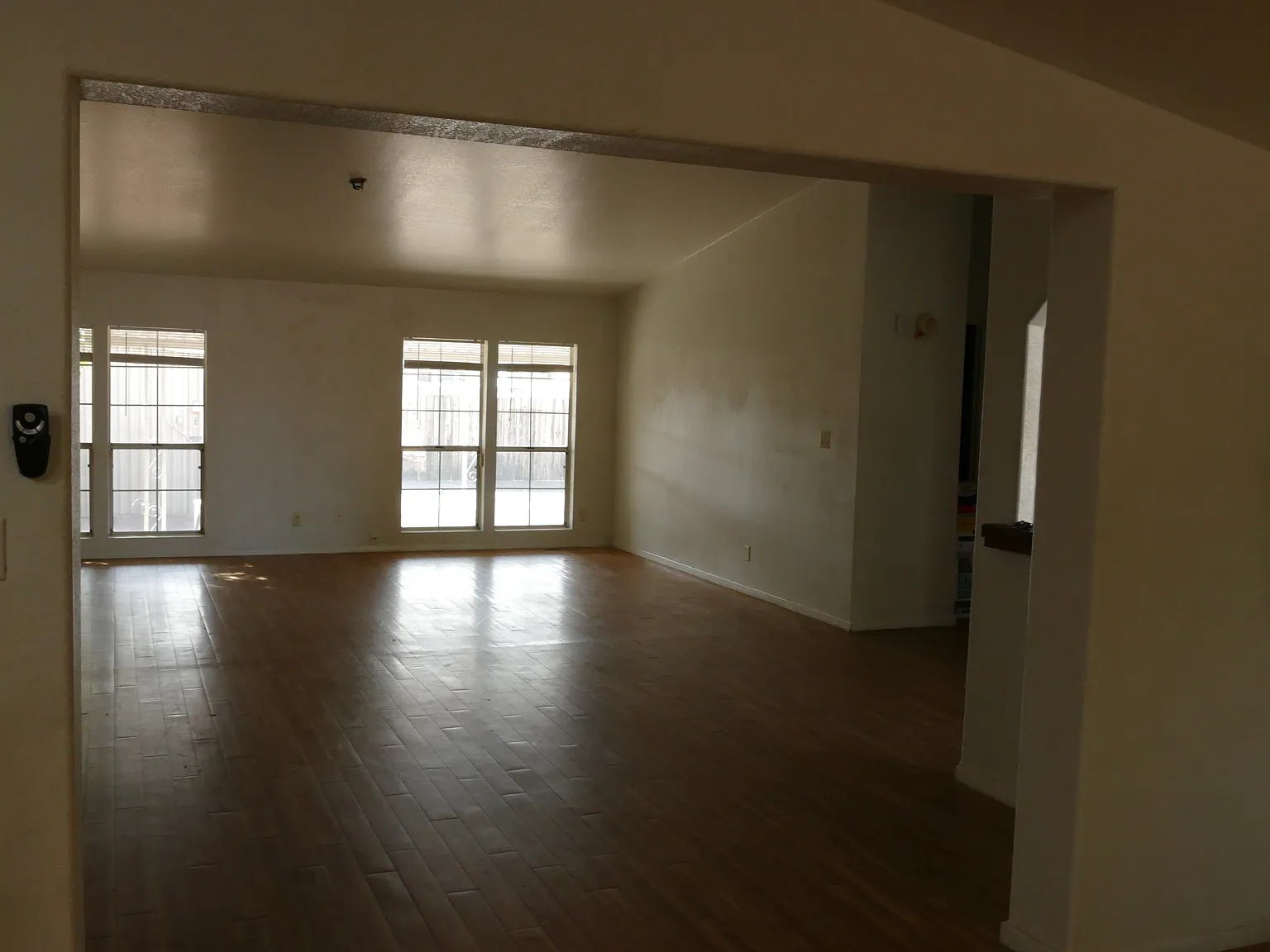 3 bed, 1949 sqft, $2,100 — Photo 4