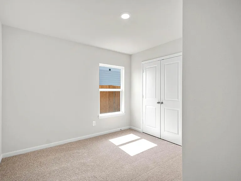 15830 Berry Hill Dr — Photo 12