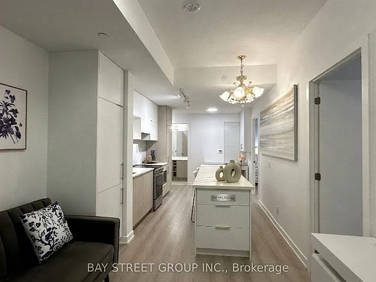 100 Queen St E #2911 — Photo 9