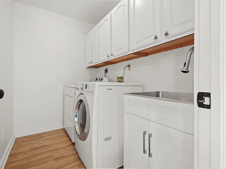 65 Pinehill Trl W — Photo 24