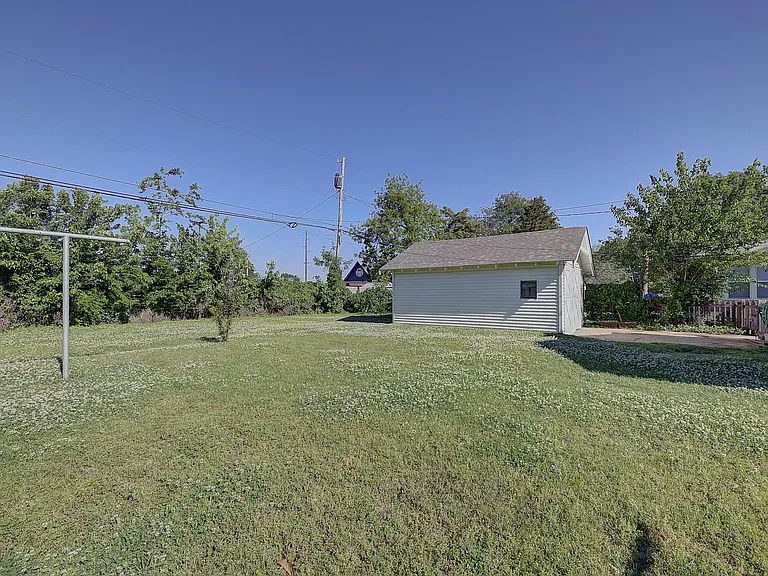 1618 S Indianapolis Ave — Photo 23