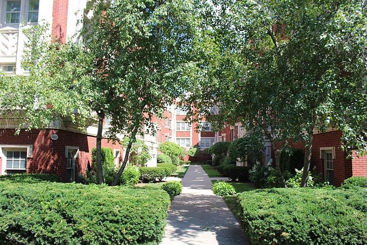 1st image of 228 N Oak Park Ave #2FF