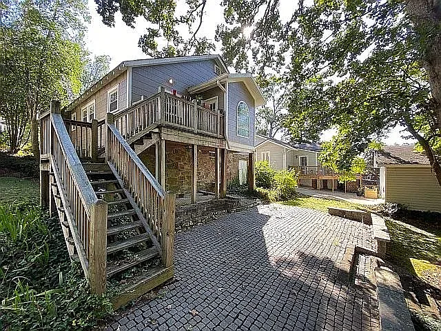 417 E 9th St SE — Photo 14