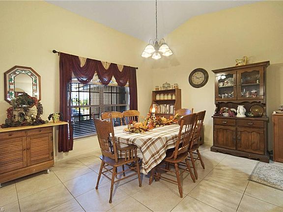4th image of 4907 Agualinda Blvd