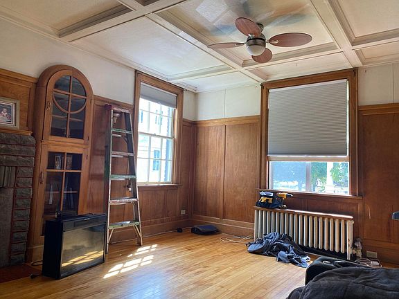 4th image of 70 Spring St