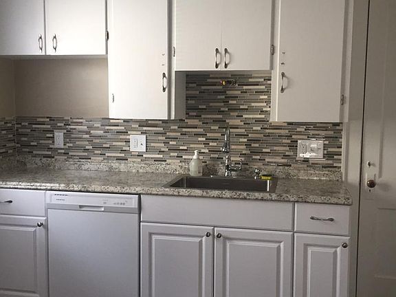 2nd image of 1627 Lincoln Ave #Up
