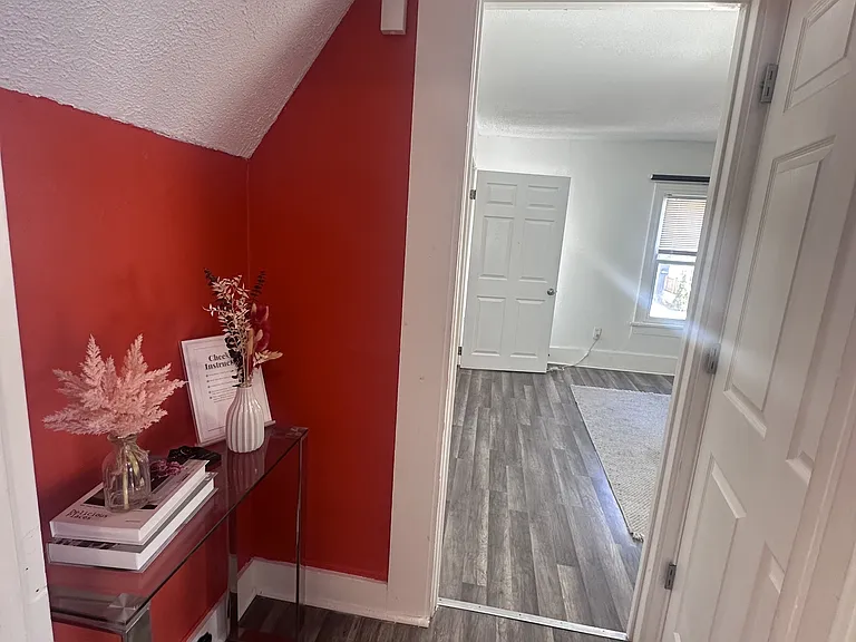 1822 W 57th St — Photo 20