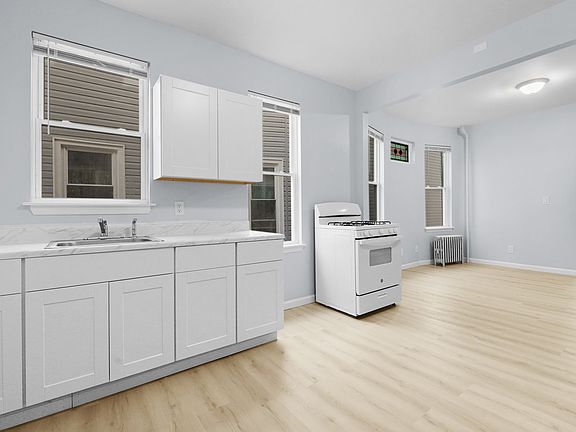3rd image of 38 Franklin Ave APT 2
