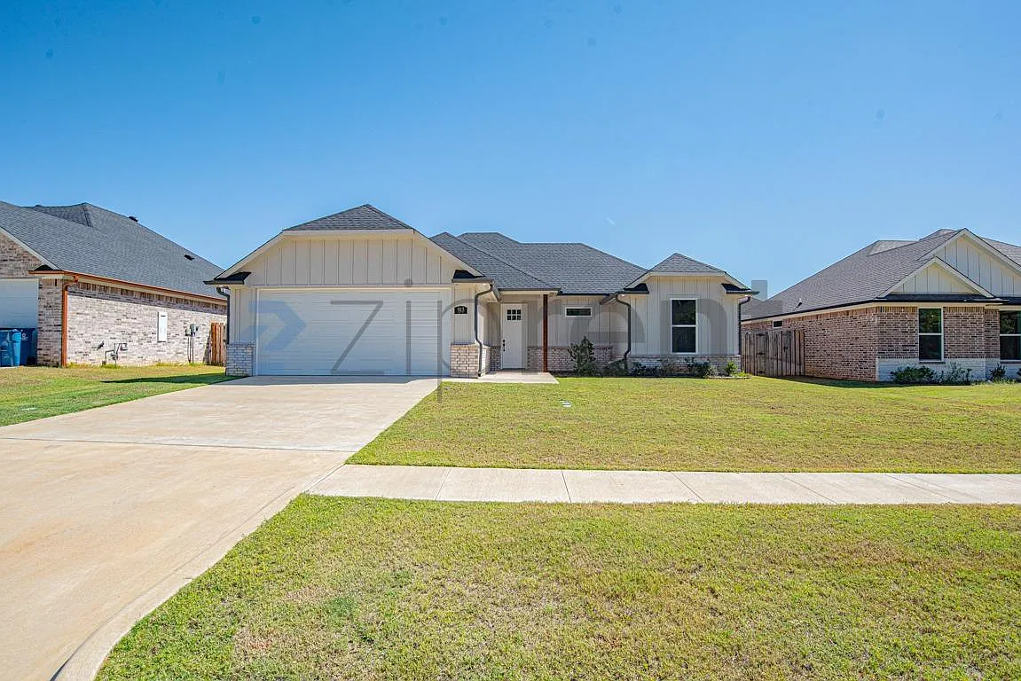 3 bed, 1618 sqft, $2,100 — Photo 2