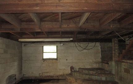 1st image of 105 McGinnis St