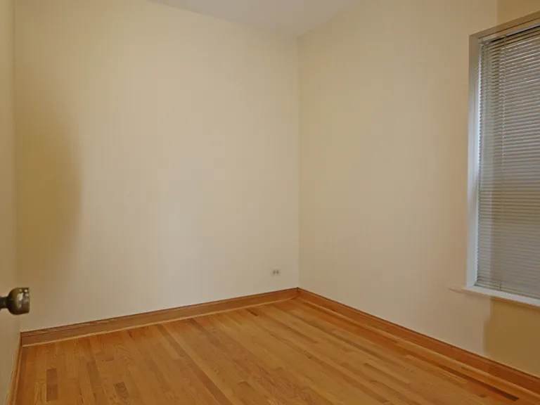 918 W Buena Ave #1 — Photo 17