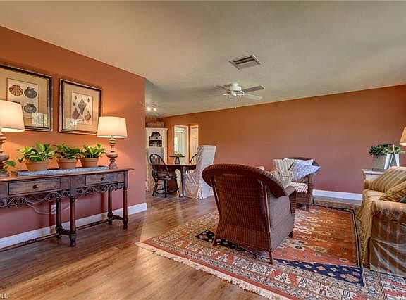 3rd image of 677 Camellia Dr