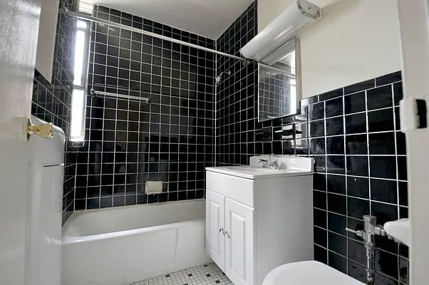 Rented by Bohemia Realty Group | media 32