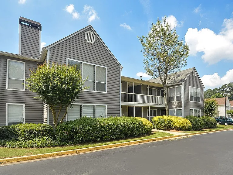 Spring Lake Apartments — Photo 8
