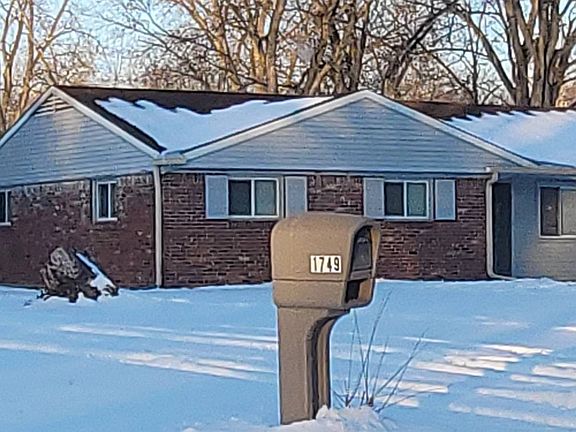 2nd image of 1749 W 73rd Pl
