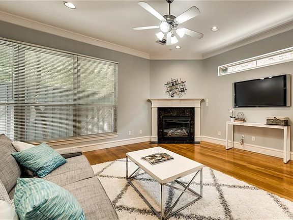 5th image of 2618 N Henderson Ave
