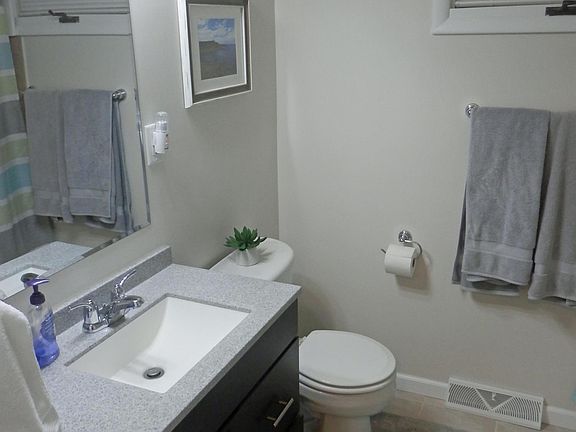 5th image of 1017 Vassar Dr