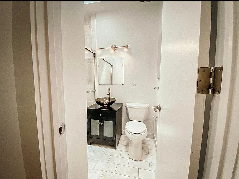 133 E 35th St #Penthouse 1 — Photo 9