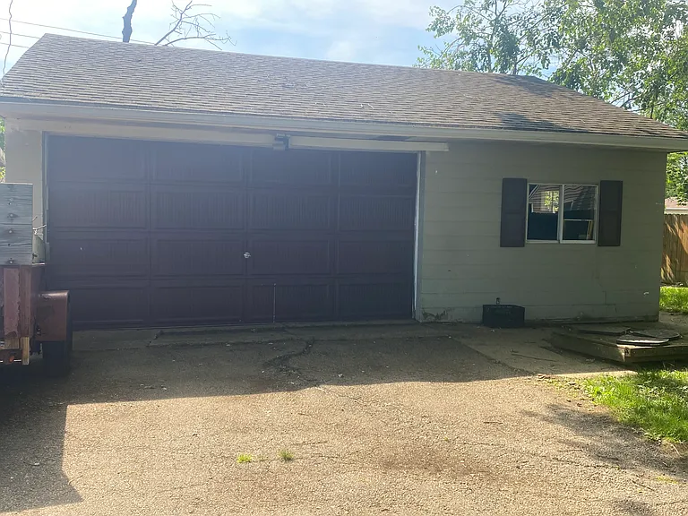 2121 Gay Dr — Photo 10
