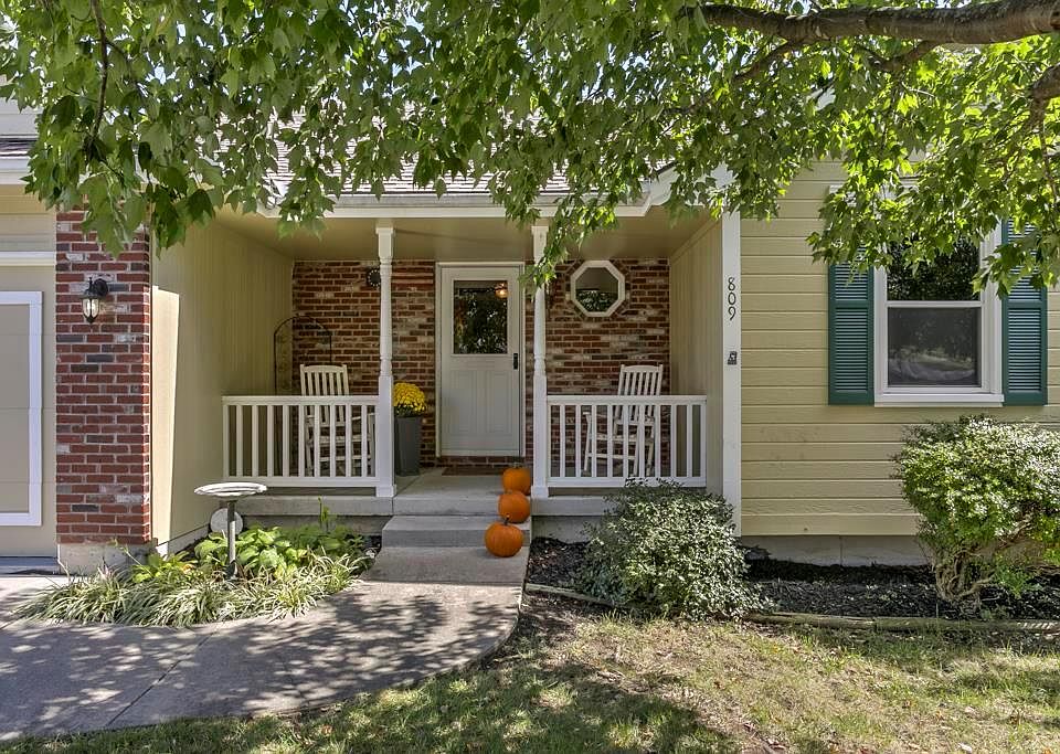 1st image of 809 Foxtail Dr