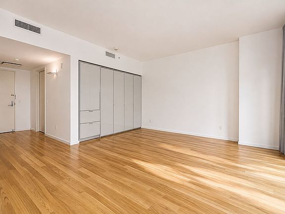4th image of 18 W 48th St APT 14A