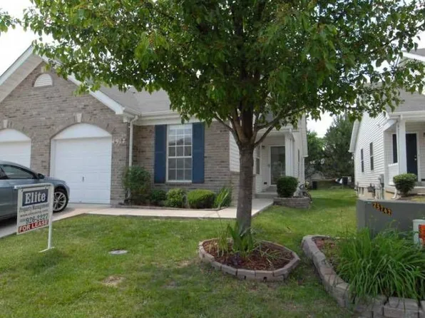 4917 Hurstborough Ct, Hazelwood, MO 63042