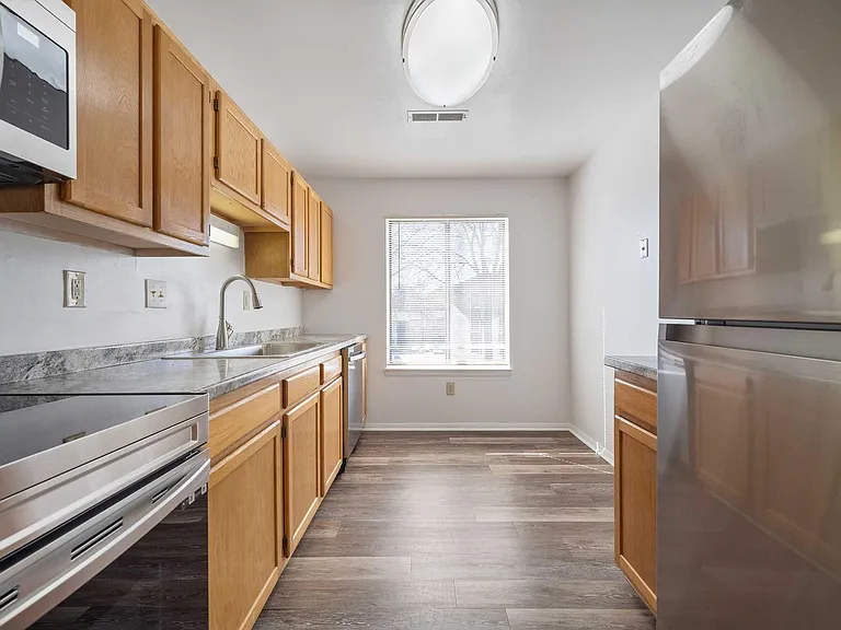 Foxridge Apartment Homes — Photo 163