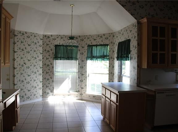 4th image of 2788 County Road 313 Loop