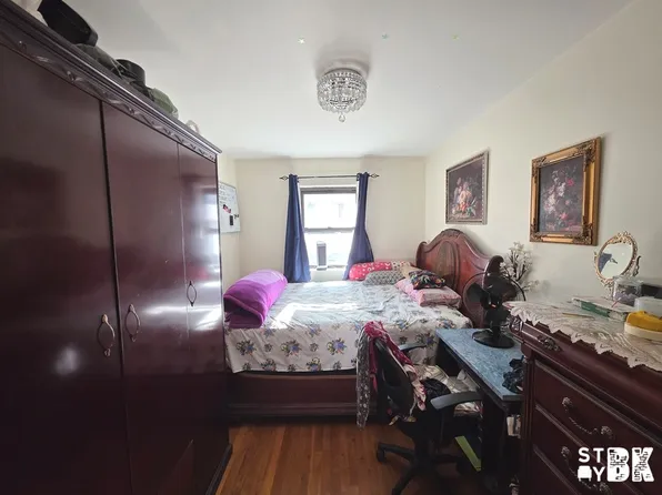 224 Quincy Street image 11 of 13