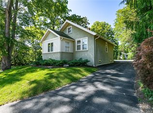 633 Kreag Rd, Pittsford, NY 14534