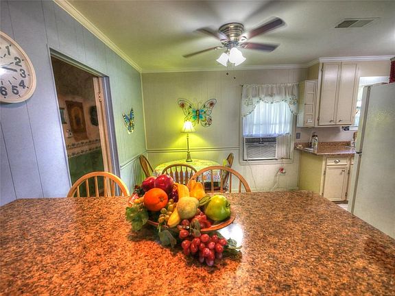 3rd image of 8602 Glenlea St