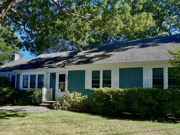 17 Worcester Lane, Hyannis, MA 02601