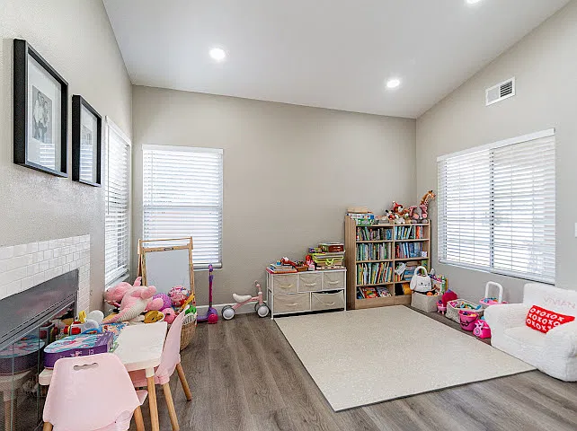 4 bed, 1730 sqft, $3,100 — Photo 4