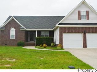 5900 Blue Sky Ln, Hope Mills, NC 28348