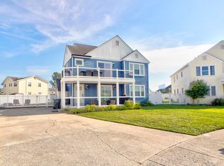 7 Lighthouse Cv #B, Brigantine, NJ 08203