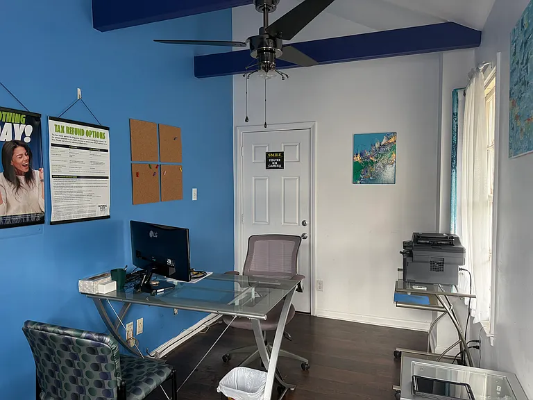4302 S Claiborne Ave — Photo 3