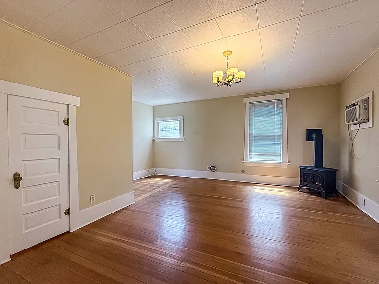 Sumach Street Five-Plex — Photo 8