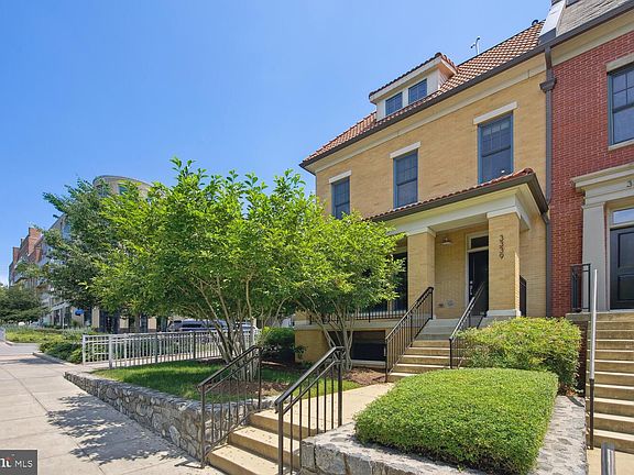 2nd image of 3337 Idaho Ave NW #3337