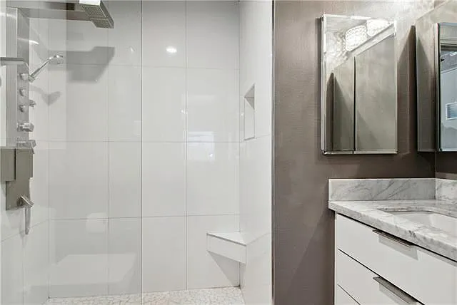 1111 S Peters St #202 — Photo 11