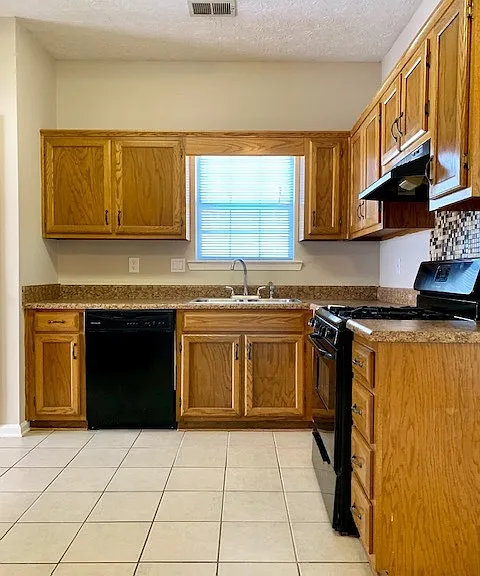 11728 Palmer Ct — Photo 7