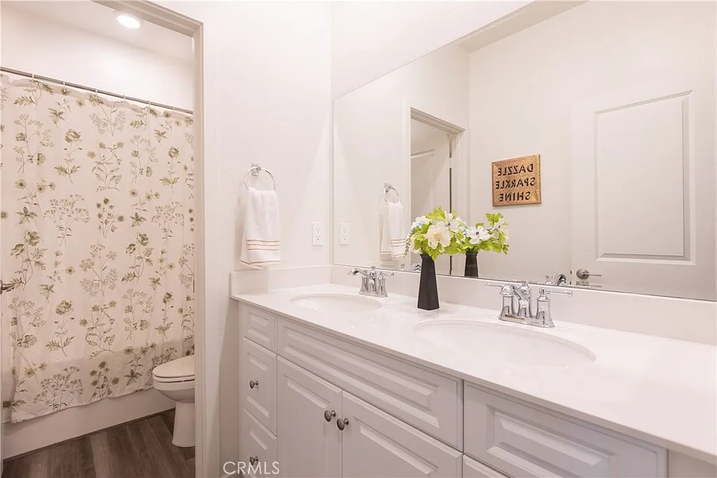 4 bed, 2.5 bath, 2620 sqft, $4,650 — Photo 4